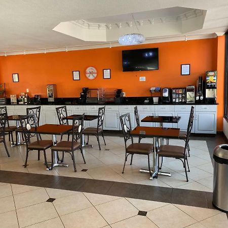 Howard Johnson By Wyndham Reseda Hotel & Suites Los Ángeles Exterior foto