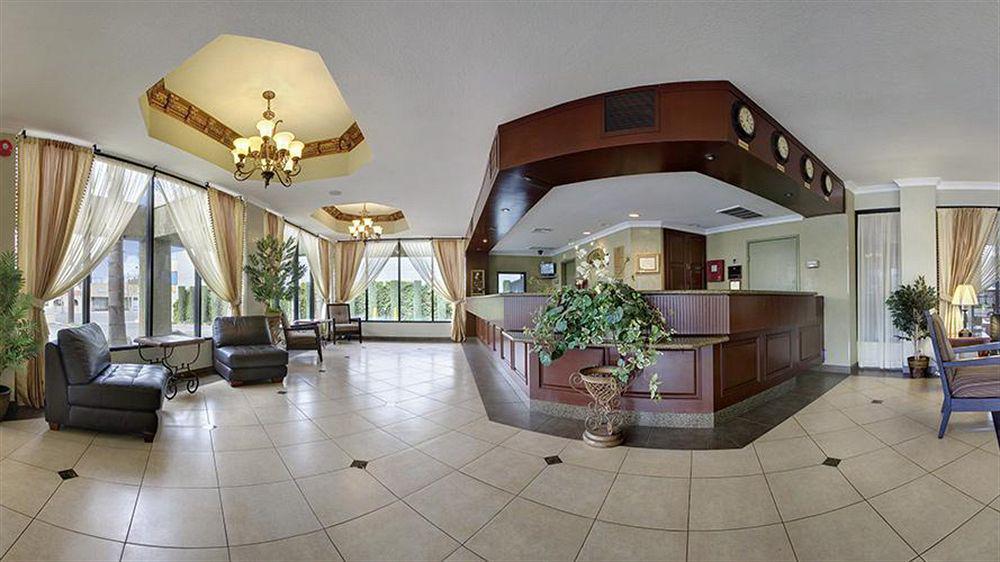 Howard Johnson By Wyndham Reseda Hotel & Suites Los Ángeles Exterior foto