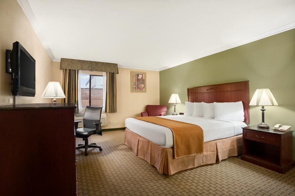 Howard Johnson By Wyndham Reseda Hotel & Suites Los Ángeles Habitación foto