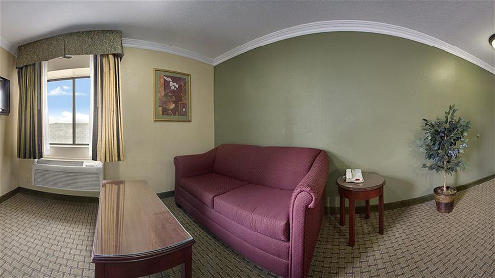 Howard Johnson By Wyndham Reseda Hotel & Suites Los Ángeles Exterior foto