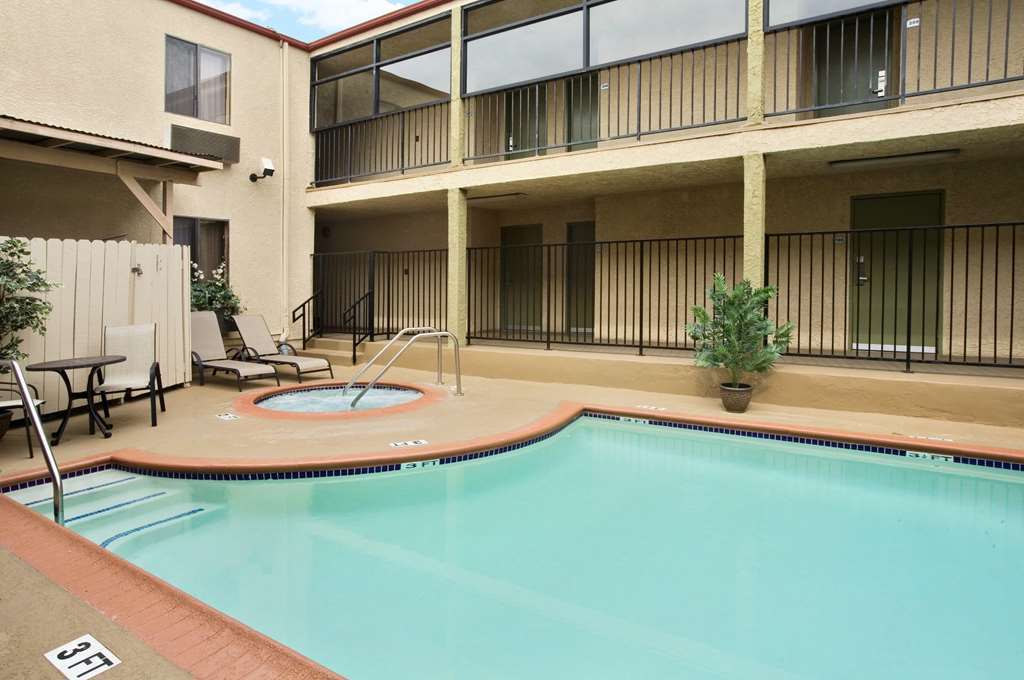 Howard Johnson By Wyndham Reseda Hotel & Suites Los Ángeles Facilidades foto