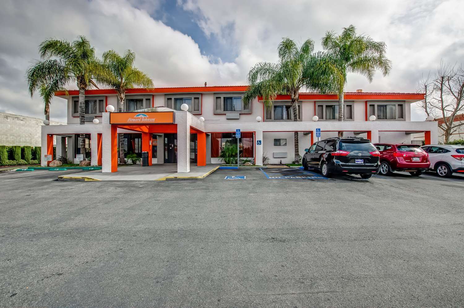 Howard Johnson By Wyndham Reseda Hotel & Suites Los Ángeles Exterior foto